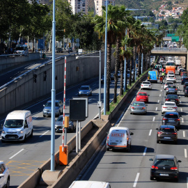 Trànsit dens a la Ronda de Dalt a l'alçada de la Vall d'Hebron