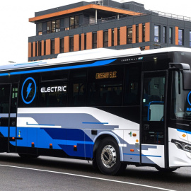 IVECO Crossway Elec: el autobús interurbano eléctrico que puede recorrer hasta 400 km y llevar a 61 pasajeros