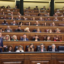 (Foto de ARCHIVO)El presidente del Gobierno, Pedro Sánchez, interviene durante una sesión de control al Gobierno, en el Congreso de los Diputados, a 19 de marzo de 2025, en Madrid (España). El gasto en defensa protagoniza la sesión de control al Gobierno tras la reunión del presidente del Gobierno con los grupos parlamentarios. Además, han hablado del acuerdo de ayer entre el Gobierno y Junts sobre la modificación de la Ley de Extranjería y el reparto de menores migrantes de Canarias.Eduardo Parra / Europa Press19 MARZO 2025;DEFENSA;CONGRESO19/3/2025