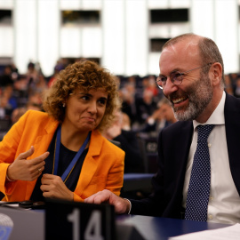 El presidente del Partido Popular Europeo, Manfred Weber, junto a la portavoz del PP en el Parlamento Europeo, Dolors Montserrat, a 16 de julio de 2024.