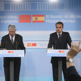El expresidente del Gobierno, José Luis Rodríguez Zapatero, en una Reunión de Alto Nivel con Marruecos en 2008.