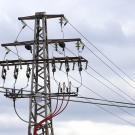 Un poste eléctrico, a 14 de marzo de 2025, en Madrid (España).