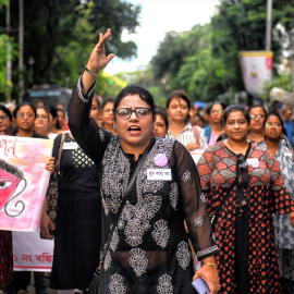 Imagen de archivo de una manifestante contra la violación y el asesinato de una doctora en Kolkata, a 31 de agosto de 2024.