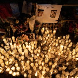 Fotografía de velas durante un homenaje a los fallecidos en la discoteca Jet Set, en Santo Domingo (República Dominicana).