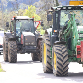 Els tractors per la carretera de Les Preses