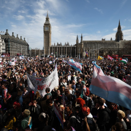 Manifestación en Londres este sábado 19 de abril de 2025 en defensa de los derechos de las personas trans.