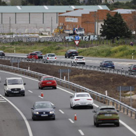 Imagen del tráfico en las carreteras españolas este domingo 20 de abril de 2025 por la mañana, día de retorno para muchos de sus vacaciones de Semana Santa.