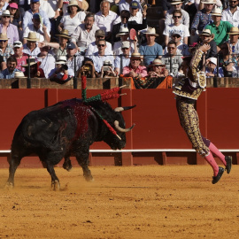 Imagen de archivo de una corrida en la Feria de Abril de Sevilla.