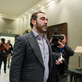 (Foto de ARCHIVO)El empresario Víctor de Aldama, a su llegada a la comisión de investigación sobre el material sanitario para los efectos de la COVID-19, en la sede del Parlamento de Canarias, a 30 de enero de 2025, en Santa Cruz de Tenerife, Tenerife, Canarias (España). El empresario comparece a petición de Coalición Canaria, Partido Popular y Vox.Europa Press Canarias / Europa Press30/1/2025
