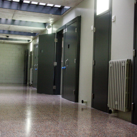 Passadís del mòdul de dones del centre penitenciari del Puig de les Basses de Figueres, en una imatge d'arxiu