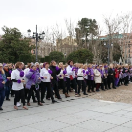 'Flashmob' protagonizado por las usuarias de los centros municipales de mayores de los 21 distritos de la ciudad de Madrid para conmemorar el 8M