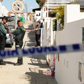 Imagen del lugar de los hechos precintado, a 24 de abril de 2025 en Cartaya, Huelva.