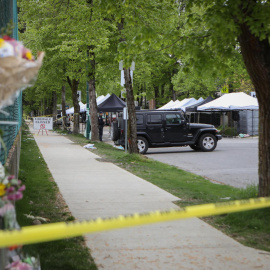 Un memorial callejero en el lugar donde tuvo lugar el atropello masivo en Vancouver (Canadá), a 27 de abril de 2025.