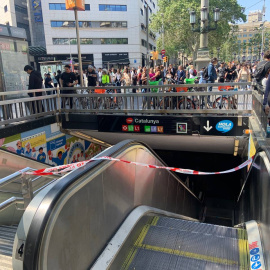 El metro va tancar l'accés a les parades ja que va quedar totalment inutilitzat.