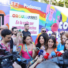 (Foto de ARCHIVO)La ministra de Igualdad, Irene Montero, ofrece declaraciones a los medios durante la manifestación del Orgullo LGTBI+ 2023, a 1 de julio de 2023, en Madrid (España). La marcha, convocada por COGAM (Colectivo de Lesbianas, Gays, Transexuales y Bisexuales de Madrid) y FELGTB (Federación Estatal de Lesbianas, Gays, Transexuales y Bisexuales), recorre el centro de Madrid, desde Atocha a Colón, con el fin de instar a la tolerancia e igualdad hacia el colectivo LGTBI. La protesta es el acto principal del MADO 2023 y se desarrolla bajo el lema, “Por nuestros derechos, por nuestras vidas: con Orgullo”.Jesús Hellín / Europa Press01 JULIO 2023;LGTBI;MADRID;ORGULLO;PRIDE;MADO;GAIS;LESBIANAS01/7/2023