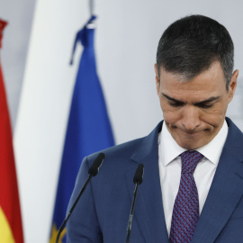 El presidente del Gobierno, Pedro Sánchez, hace una declaración ante los medios este martes en el Palacio de la Moncloa.