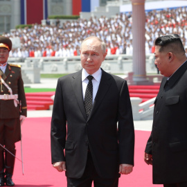 El presidente ruso, Vladímir Putin, junto al líder norcoreano, Kim Jong-un, en Pyongyang.