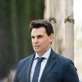 (Foto de ARCHIVO)La pareja de la presidenta de la Comunidad de Madrid, Alberto González Amador, sale de los Juzgados de Plaza de Castilla tras declarar, a 10 de abril de 2025, en Madrid (España). González Amador declara como investigado ante la jueza Inmaculada Iglesias en el marco de la pieza separada abierta por la posible comisión de delitos de corrupción en los negocios y administración desleal diferentes a los que se instruyen en la causa principal sobre un presunto fraude fiscal.Mateo Lanzuela / Europa Press10 ABRIL 2025;AYUSO;PAREJA;INVESTIGADO;JUZGADOS;PLAZA DE CASTILLA10/4/2025