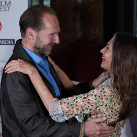 L'actor Ralph Fiennes i l'actriu Ángela Molina, al BCN Film Fest.