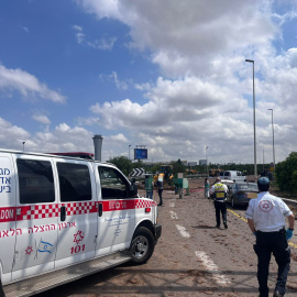 Vista de la zona del aeropuerto de Ben Gurion en Tel Aviv en la que cayó un proyectil, a 4 de mayo de 2025.