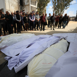 Funeral de palestinos muertos en los ataques israelíes, en el hospital Al Shifa de la ciudad de Gaza.