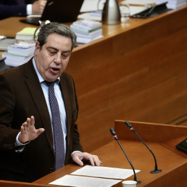 El presidente de Vox Valencia, José María Llanos, durante una sesión de control en Les Corts el pasado 10 de abril de 2025,