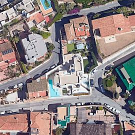 Vista satelital de una ciudad española ofrecida por una compañía estadounidense para comprar capturas a mejor resolución en día y hora que indique el comprador.