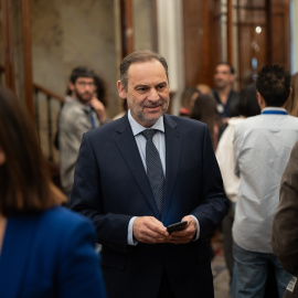 Imagen de archivo del exministro de Transportes y diputado del Grupo Mixto José Luis Ábalos llega a una sesión plenaria, en el Congreso, a 8 de mayo de 2025, en Madrid.