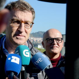 El presidente del PP, Alberto Núñez Feijóo, y el senador y expresidente de la Deputación de Ourense, Manuel Baltar, en una imagen de archivo.