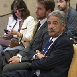 El expresidente cántabro Miguel Ángel Revilla ha asegurado este viernes, en el acto de conciliación con el rey Juan Carlos I celebrado en un juzgado santanderino