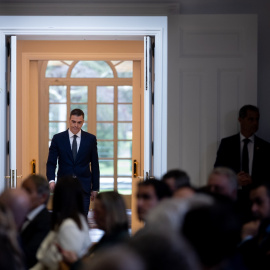 El presidente del Gobierno, Pedro Sánchez, a su llegada a una rueda de prensa.