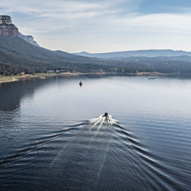 Imatge de l'embassament de Sau de l'abril, quan estava a més del 70% de la capacitat.