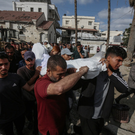 Llamar “guerra” a lo que sucede en Gaza sirve para encubrir un genocidio a la vista de todos.