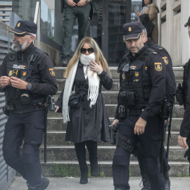 La Miss Asturias vinculada a Ábalos, Claudia Montes, sale de los juzgados de Gijón para testificar por el ‘caso Koldo’, a 21 de mayo de 2025, en Gijón, Asturias (España). El instructor del 'caso Koldo' enel Tribunal Supremo (TS) interroga en calidad de testigos a Claudia Montes, la Miss Asturias 2017 que habría sido contratada en la empresa pública Logirail por "influencia" del exministro de Transportes José Luis Ábalos. Montes es la segunda mujer vinculada a Ábalos en comparecer ante el Supremo en el denominado 'caso Koldo’, y en este caso, lo hace por videoconferencia desde Gijón.Jorge Peteiro / Europa Press21/5/2025