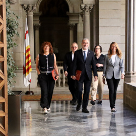 Collboni amb els seus tinents d'alcaldia a la Galeria Gòtica