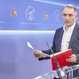 El portavoz parlamentario de Izquierda Unida, Enrique Santiago.