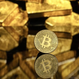 Una ilustración muestra un Bitcoin simbólico.