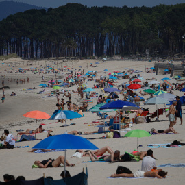 (Foto de ARCHIVO)Decenas de personas en la playa de Samil, a 31 de mayo de 2025, en Vigo, Pontevedra, Galicia (España).Adrián Irago / Europa Press31 MAYO 2025;CALOR;RECURSOS;PLAYA31/5/2025