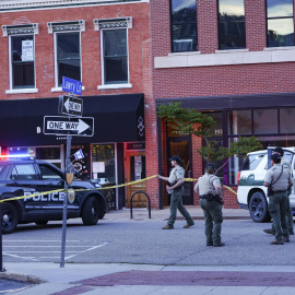 Agentes del orden público en el lugar de un incidente en Boulder, Colorado, EE. UU., el 1 de junio de 2025.