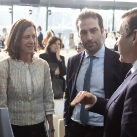 El consejero delegado del Banco Santander, Héctor Grisi, la presidenta de la Asociación Española de la Banca (AEB), Alejandra Kindelán, el ministro de Economía, Carlos Cuerpo, y el presidente de BBVA, Carlos Torres Vila, durante un encuentro organizado por la patronal bancaria.