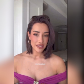 La 'influencer' Adara Molinero durante la promoción de la agencia de viajes.