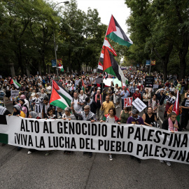 (Foto de ARCHIVO)Cientos de personas durante una manifestación a favor de Palestina, de Atocha a Sol, a 5 de octubre de 2024, en Madrid (España). Organizada por la Red Solidaria contra la Ocupación de Palestina (RESCOP), la movilización se convoca al cumplirse un año del ataque de Hamás contra Israel el 7 de octubre, con 1.200 muertos y 251 rehenes, así como de la ofensiva militar israelí que lleva ya más de 41.000 muertos en Gaza. Desde este sábado día 5 hasta el lunes 7 de octubre, más de cuarenta ciudades de toda España participan en las manifestaciones de la 10ª Movilización estatal por Palestina.Diego Radamés / Europa Press05 OCTUBRE 2024;MANI;PROTESTA;PALESTINA;ISRAEL;GAZA;GUERRA;MOVILIZACIÓN05/10/2024