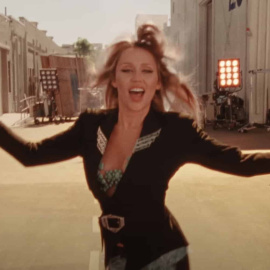 Miley Cyrus en el trailer de 'Something Beautiful', su último disco.