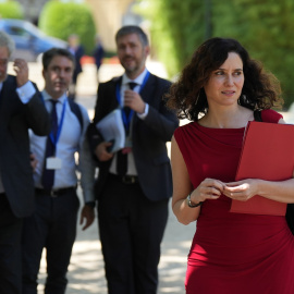 La presidenta de la Comunidad de Madrid, Isabel Díaz Ayuso, en la Conferencia de Presidentes, en Palau de Pedralbes de Barcelona, a 6 de junio de 2025