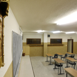 Un crucifijo en un aula. Archivo.