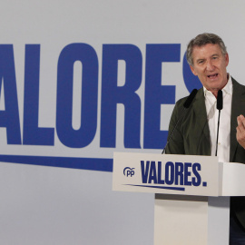 El presidente del PP, Alberto Núñez Feijóo, durante su intervención en el acto celebrado con militantes en Alicante.