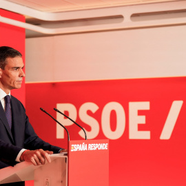 El presidente del Gobierno y líder del PSOE, Pedro Sánchez, en su comparecencia ante los medios a raíz del informe de la UCO que implica a Santos Cerdán en supuestos casos de corrupción.