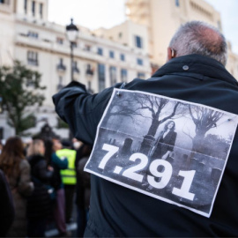Mayores en la manifestación por los ´protocolos de la vergüenza' por los 7.291 mayores fallecidos