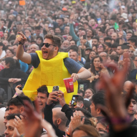 Ambiente durante el concierto de Duki en la primera jornada del festival O Son do Camiño, en el escenario Estrella Galicia, a 13 de junio de 2025, en Santiago de Compostela.