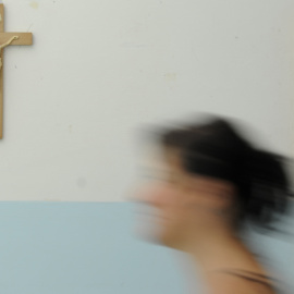 Un crucifijo en una escuela. Imagen de recurso. Archivo.